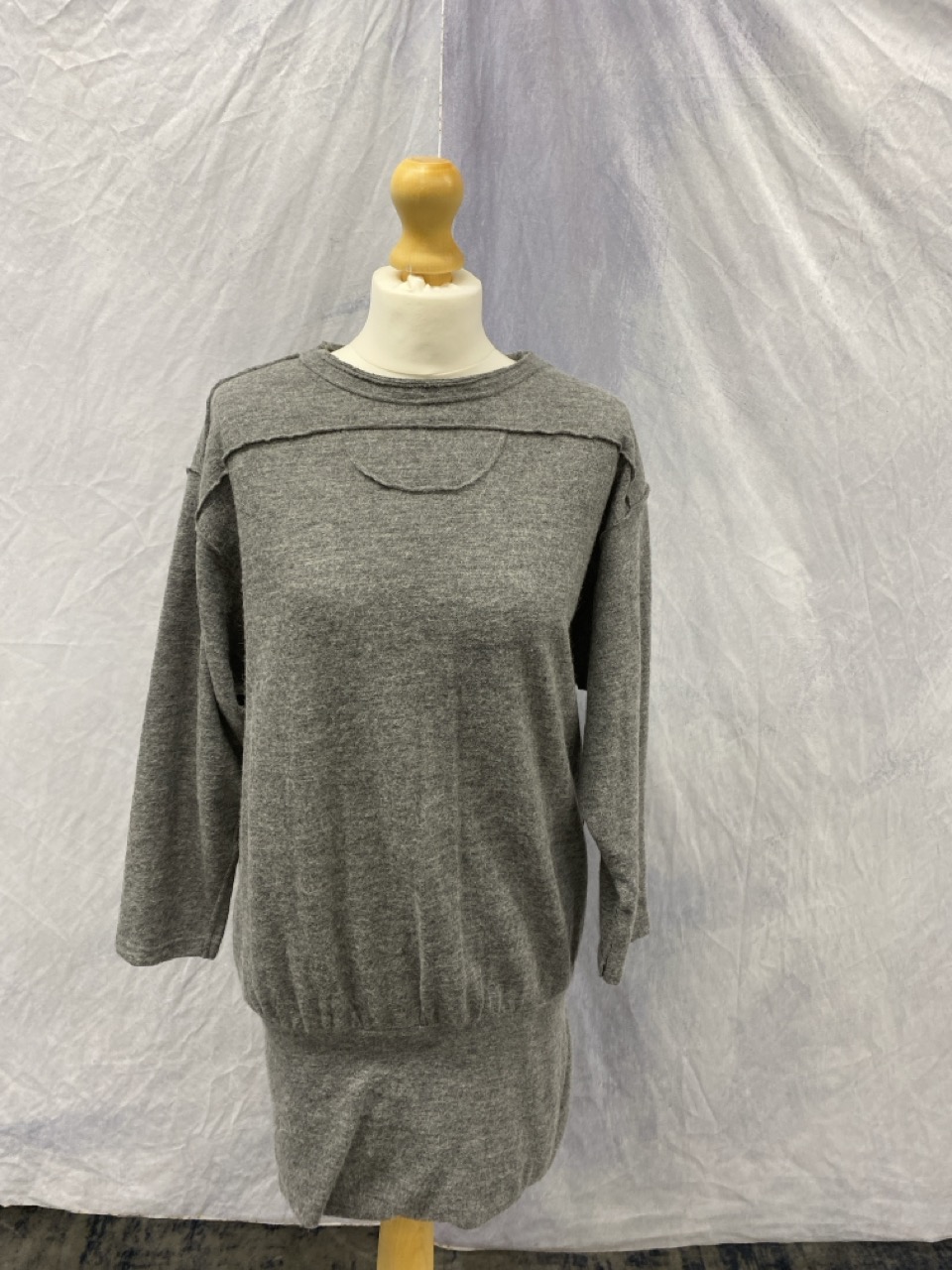 Lot 76  
            Edinburgh SR20 - Delivery Only 

                
ISABEL MARANT QUARTER-SLEEVE MINI DRESS IN GREY WOOL SIZE 1: LOCATION - RAIL 3