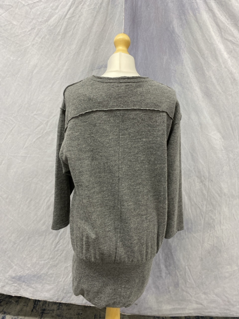Lot 76  
            Edinburgh SR20 - Delivery Only 

                
ISABEL MARANT QUARTER-SLEEVE MINI DRESS IN GREY WOOL SIZE 1: LOCATION - RAIL 3