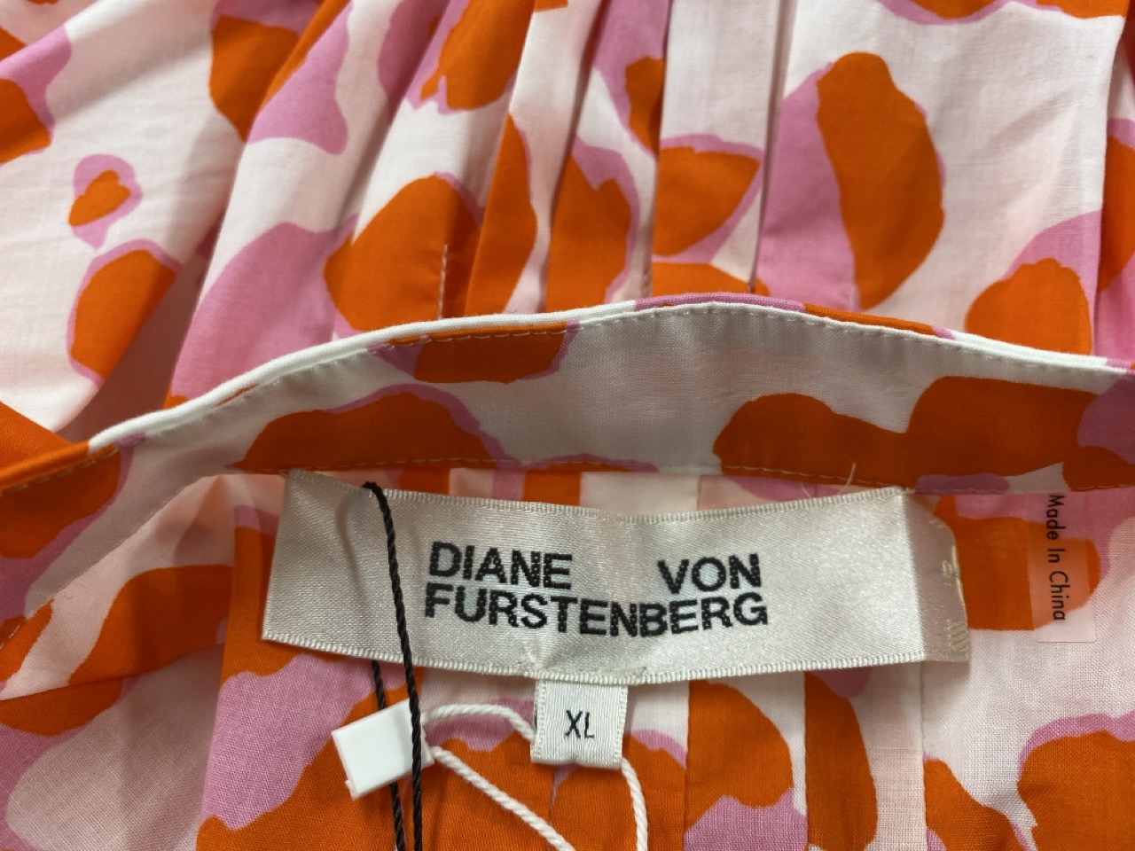 Lot 78  
            Edinburgh SR20 - Delivery Only 

                
DIANE VON FURSTENBERG PRINTED V-NECK DRESS IN MULTICOLOR COTTON SIZE XL: LOCATION...