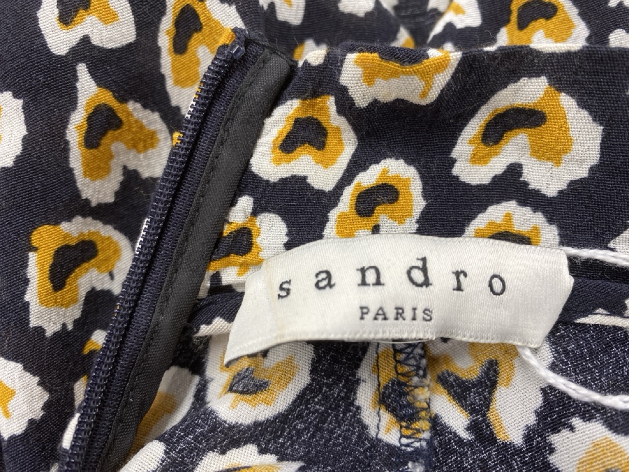 Lot 84  
            Edinburgh SR20 - Delivery Only 

                
SANDRO PARIS LONG SLEEVE MINI SHEATH DRESS IN FLORAL PRINT VISCOSE SIZE 36: LOCAT...