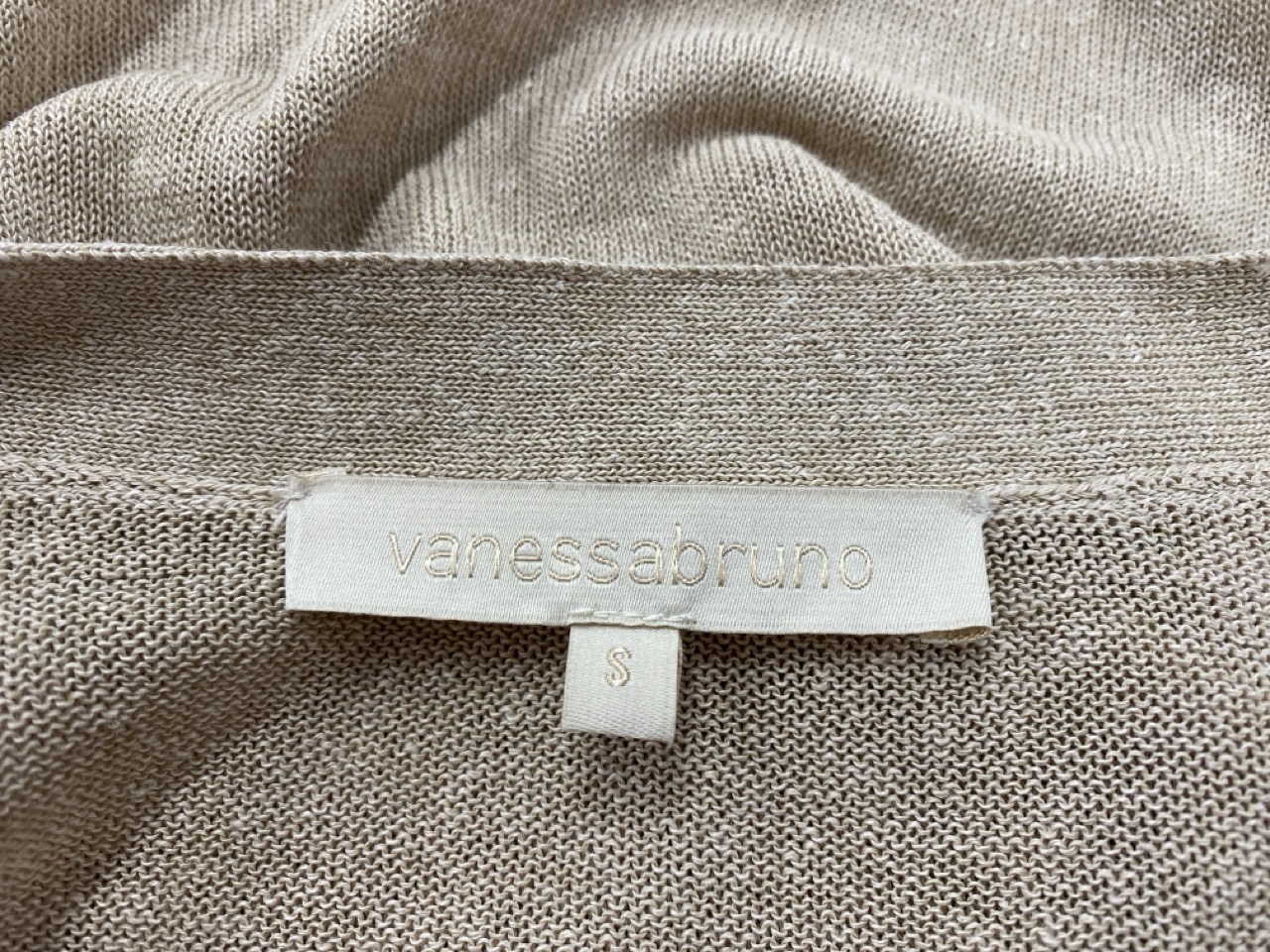 Lot 89  
            Edinburgh SR20 - Delivery Only 

                
VANESSA BRUNO OPEN FRONT CARDIGAN IN BEIGE LINEN SIZE XS: LOCATION - RAIL 3