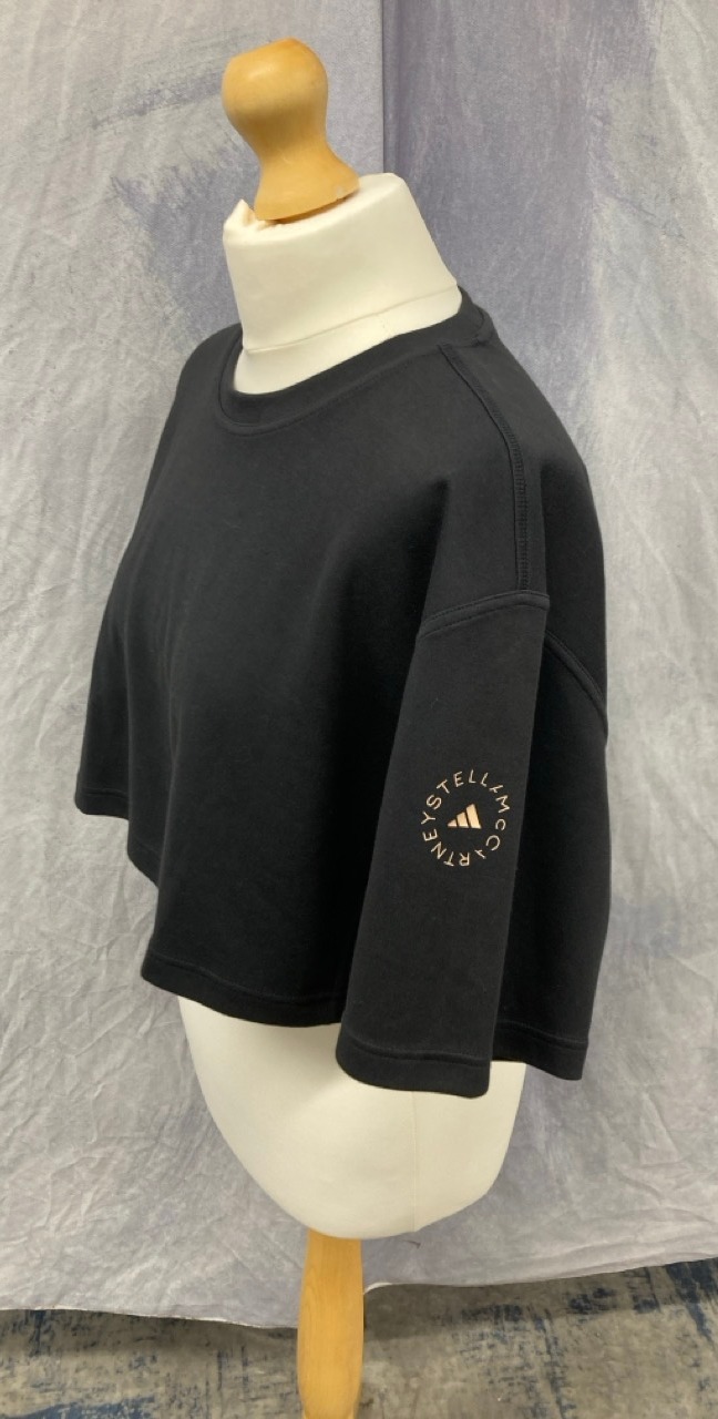 Lot 8  
            Edinburgh SR20 - Delivery Only 

                
ADIDAS BY STELLA MCCARTENY FUTURE PLAYGROUND CROPPED TEE IN BLACK ORGANIC COTTON ...