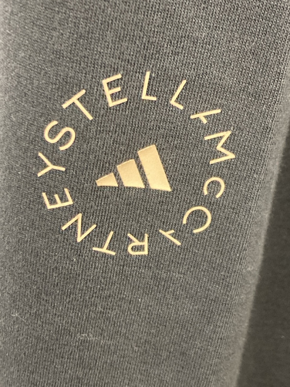 Lot 8  
            Edinburgh SR20 - Delivery Only 

                
ADIDAS BY STELLA MCCARTENY FUTURE PLAYGROUND CROPPED TEE IN BLACK ORGANIC COTTON ...