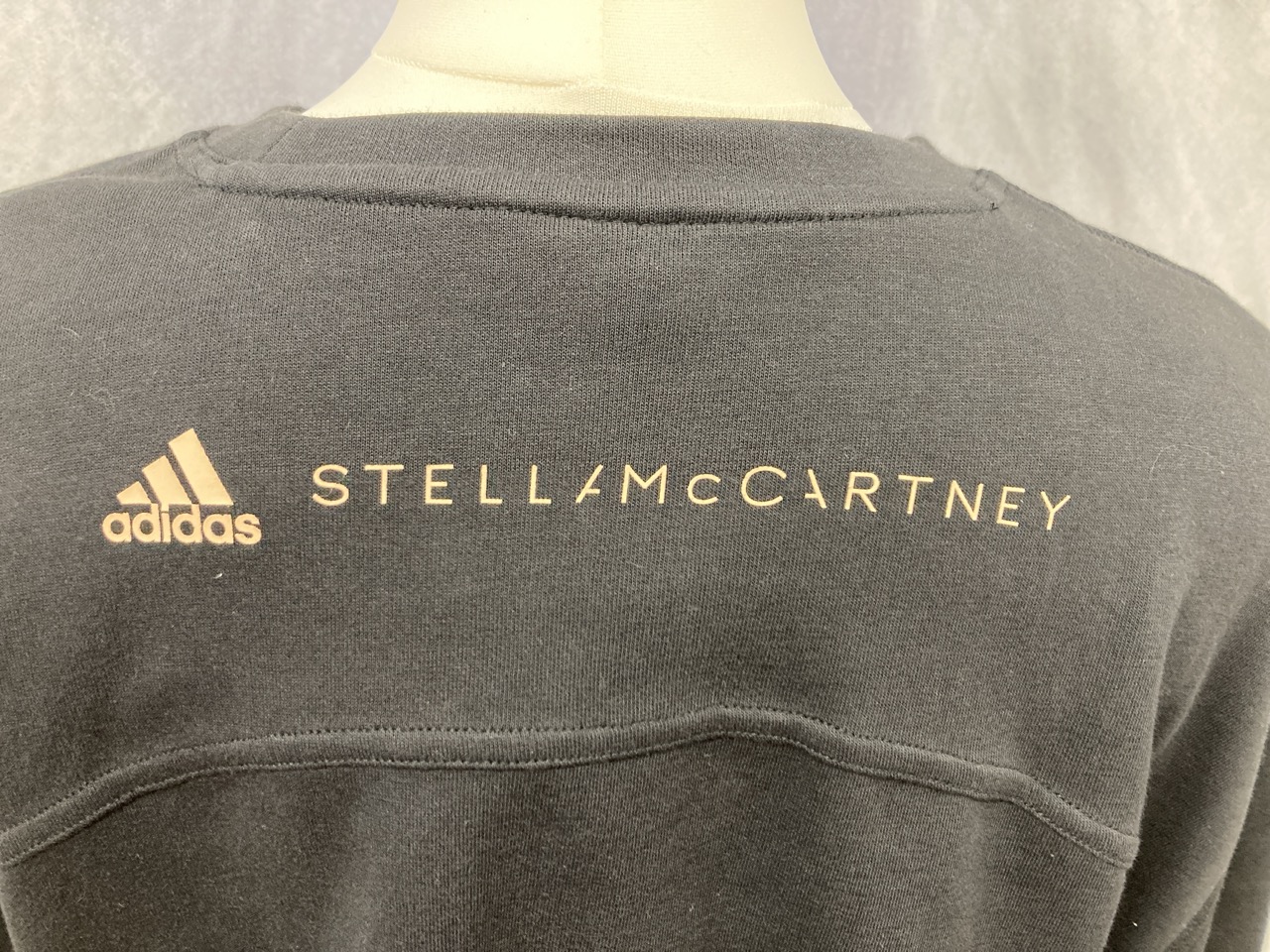 Lot 8  
            Edinburgh SR20 - Delivery Only 

                
ADIDAS BY STELLA MCCARTENY FUTURE PLAYGROUND CROPPED TEE IN BLACK ORGANIC COTTON ...