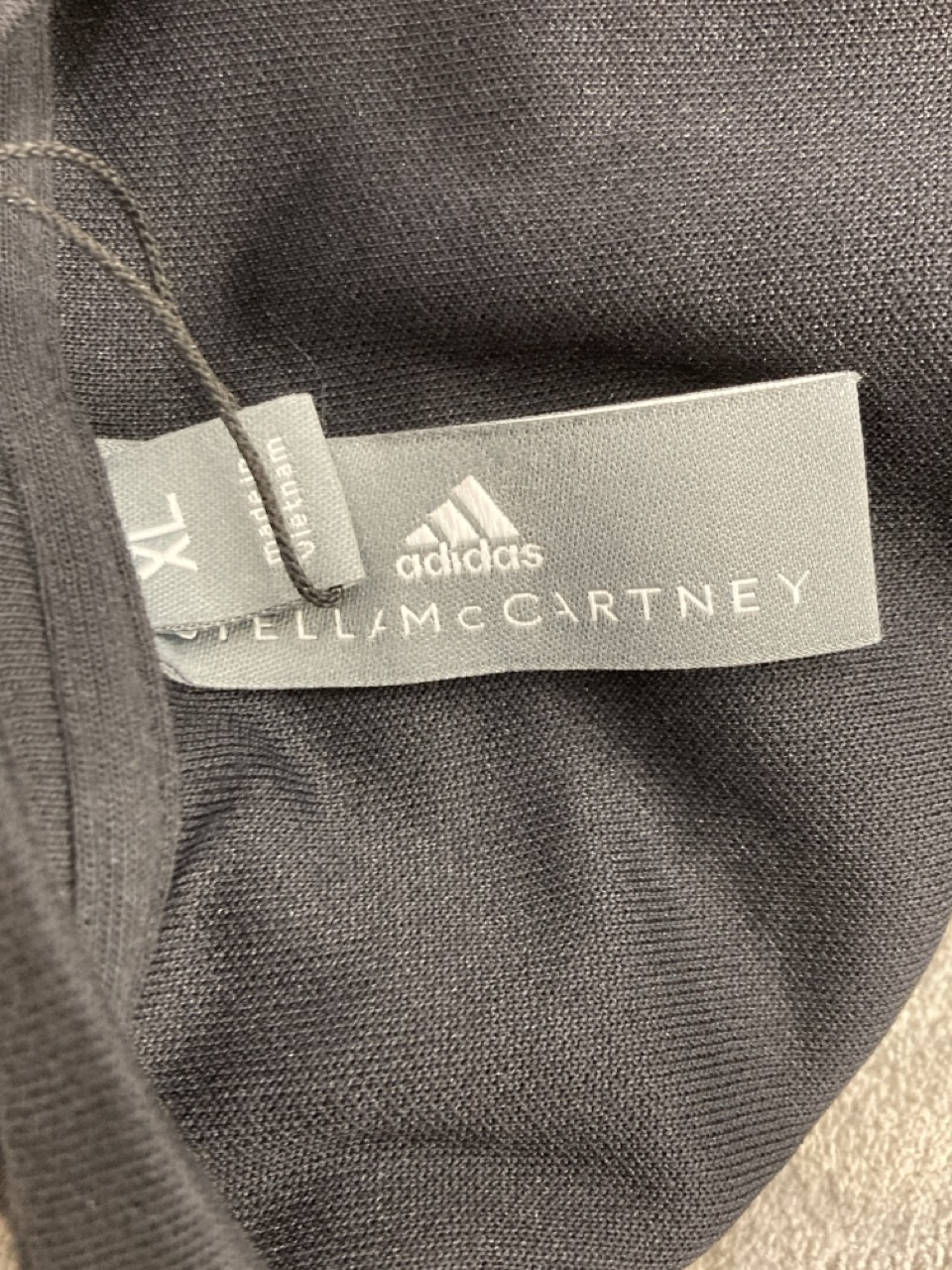 Lot 8  
            Edinburgh SR20 - Delivery Only 

                
ADIDAS BY STELLA MCCARTENY FUTURE PLAYGROUND CROPPED TEE IN BLACK ORGANIC COTTON ...