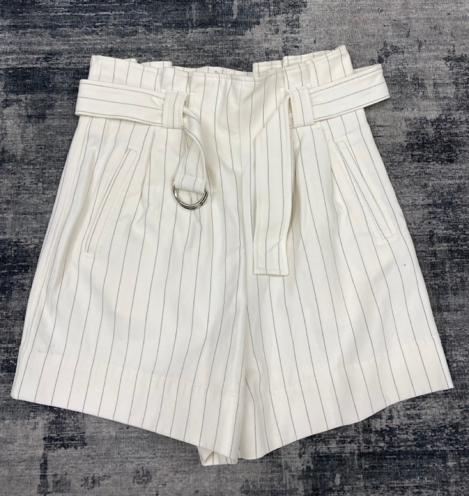 Lot 92  
            Edinburgh SR20 - Delivery Only 

                
GANNI PIN STRIPE PAPERBAG SHORTS IN WHITE PRINT POLYESTER NO SIZE : LOCATION - RA...
