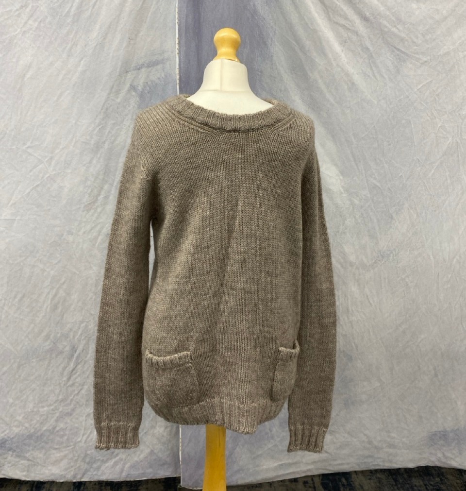Lot 94  
            Edinburgh SR20 - Delivery Only 

                
DOLCE & GABBANA ROUND NECK KNIT SWEATER IN BROWN ACRYLIC SIZE 44: LOCATION - RAIL 3