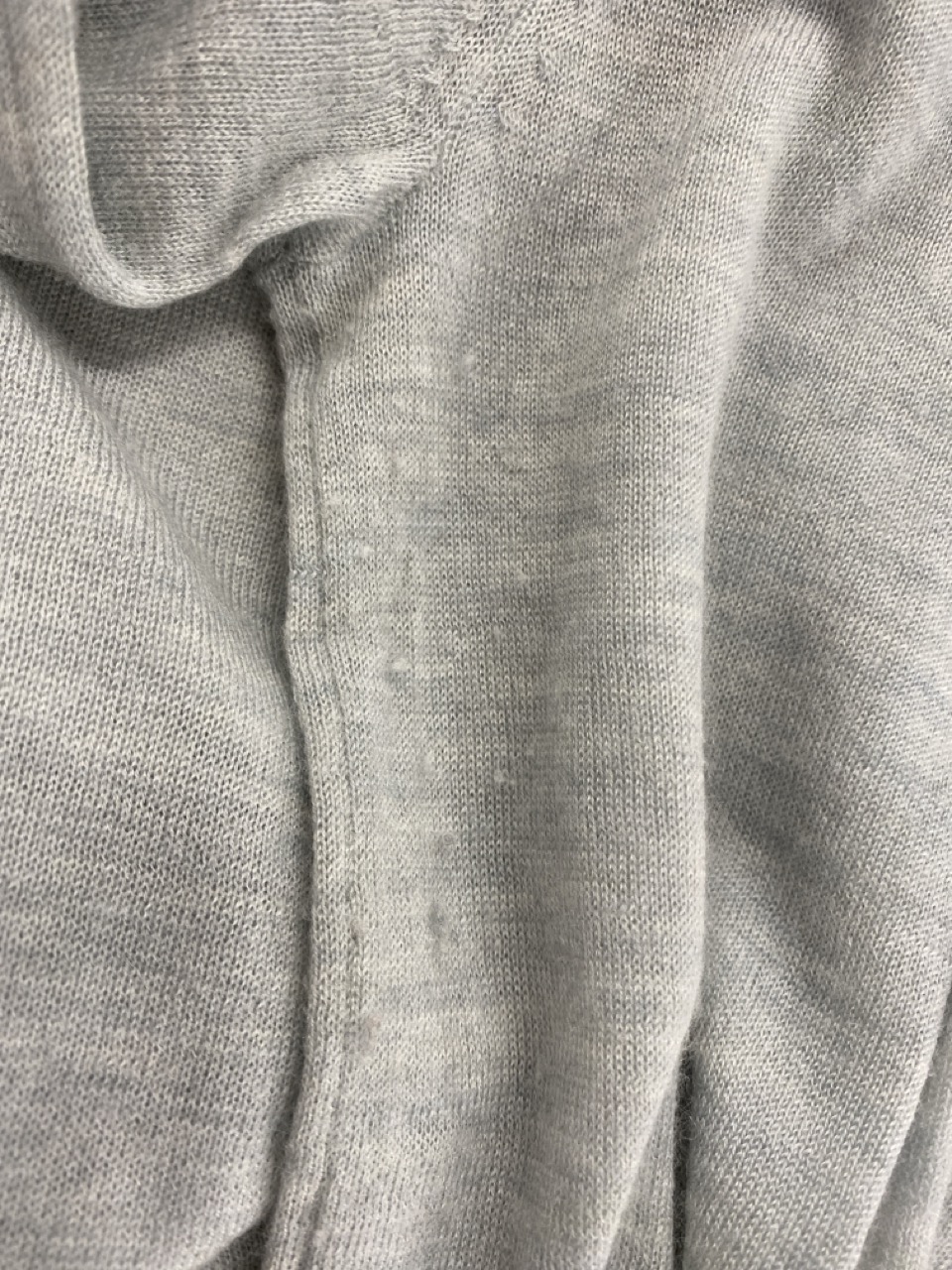 Lot 95  
            Edinburgh SR20 - Delivery Only 

                
JOSEPH 3/4 SLEEVE SWEATER IN GREY WOOL NO SIZE: LOCATION - RAIL 3
