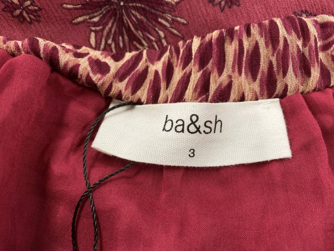 Lot 99  
            Edinburgh SR20 - Delivery Only 

                
BA&SH GAPI TIERED MIDI SKIRT IN RED LINEN SIZE 3: LOCATION - RAIL 3