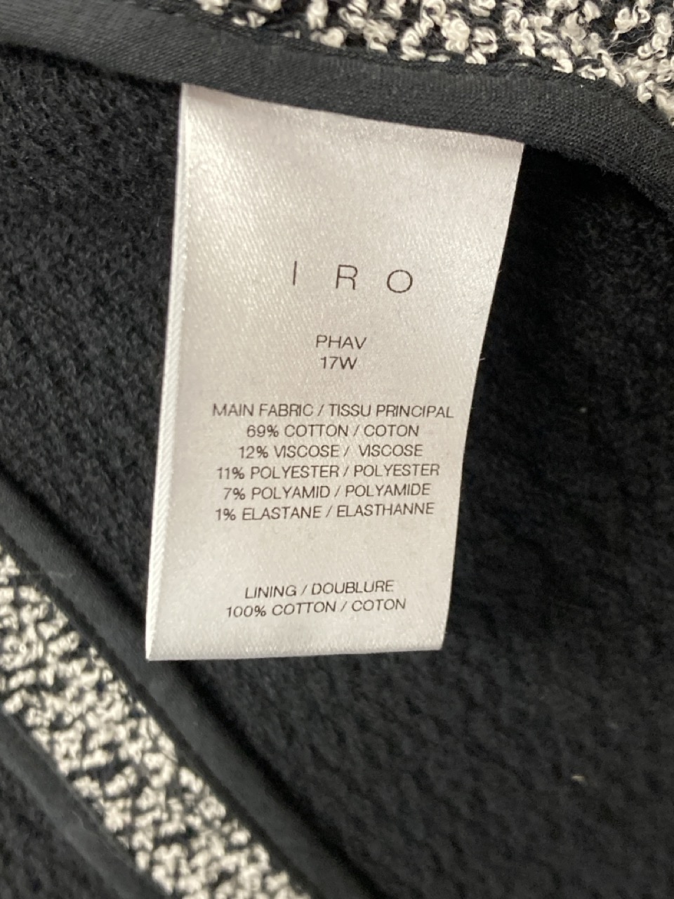 Lot 9  
            Edinburgh SR20 - Delivery Only 

                
IRO TWEED JACKET IN BLACK COTTON SIZE 40: LOCATION - RAIL 3