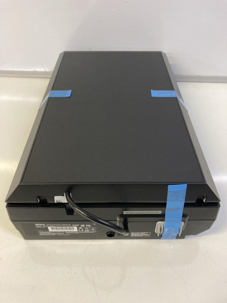 Lot 18  
            Birmingham Premium - Parcel Delivery Only 

                
EPSON V600 PHOTO SCANNER (ORIGINAL RRP - £400) IN BLACK. (BOXED) [JPTB7950]
