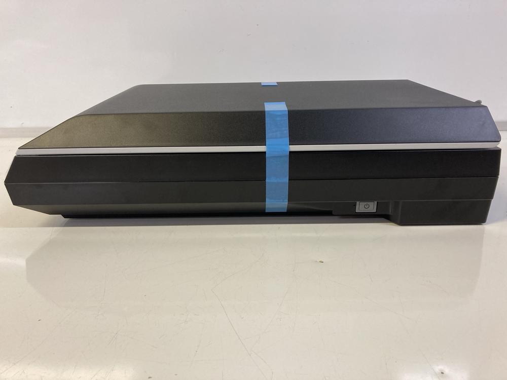 Lot 18  
            Birmingham Premium - Parcel Delivery Only 

                
EPSON V600 PHOTO SCANNER (ORIGINAL RRP - £400) IN BLACK. (BOXED) [JPTB7950]