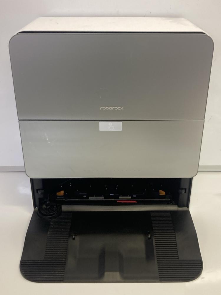 Lot 40  
            Birmingham Premium - Parcel Delivery Only 

                
ROBOROCK SAROS 10 ROBOT VACUUM (ORIGINAL RRP - £1,199.99 ). (BOXED, CHARGING STAT... - Image 4