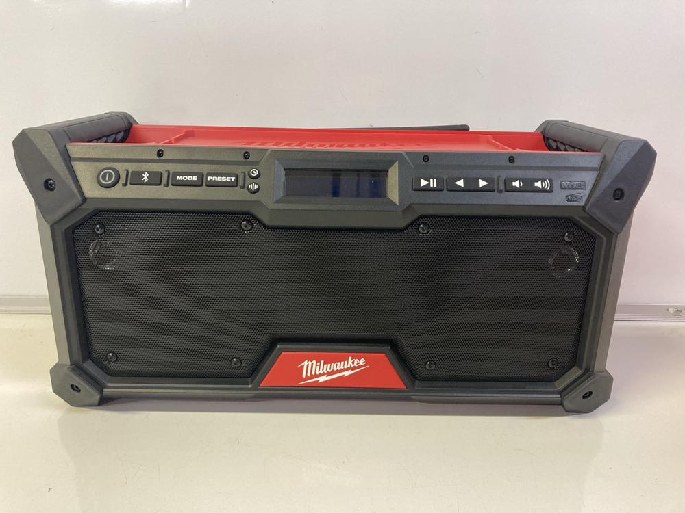 Lot 50  
            Birmingham Premium - Parcel Delivery Only 

                
MILWAUKEE M18 RADDAB+G2 RADIO (ORIGINAL RRP - £239) IN RED. (POWER CABLE, BOXED) ...