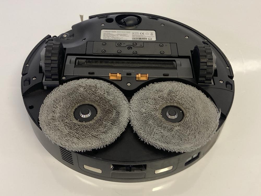 Lot 53  
            Birmingham Premium - Parcel Delivery Only 

                
ROBOROCK SAROS Z70 ROBOT VACUUM (ORIGINAL RRP - £1,599). (BOXED, CHARGING STATION... - Image 2