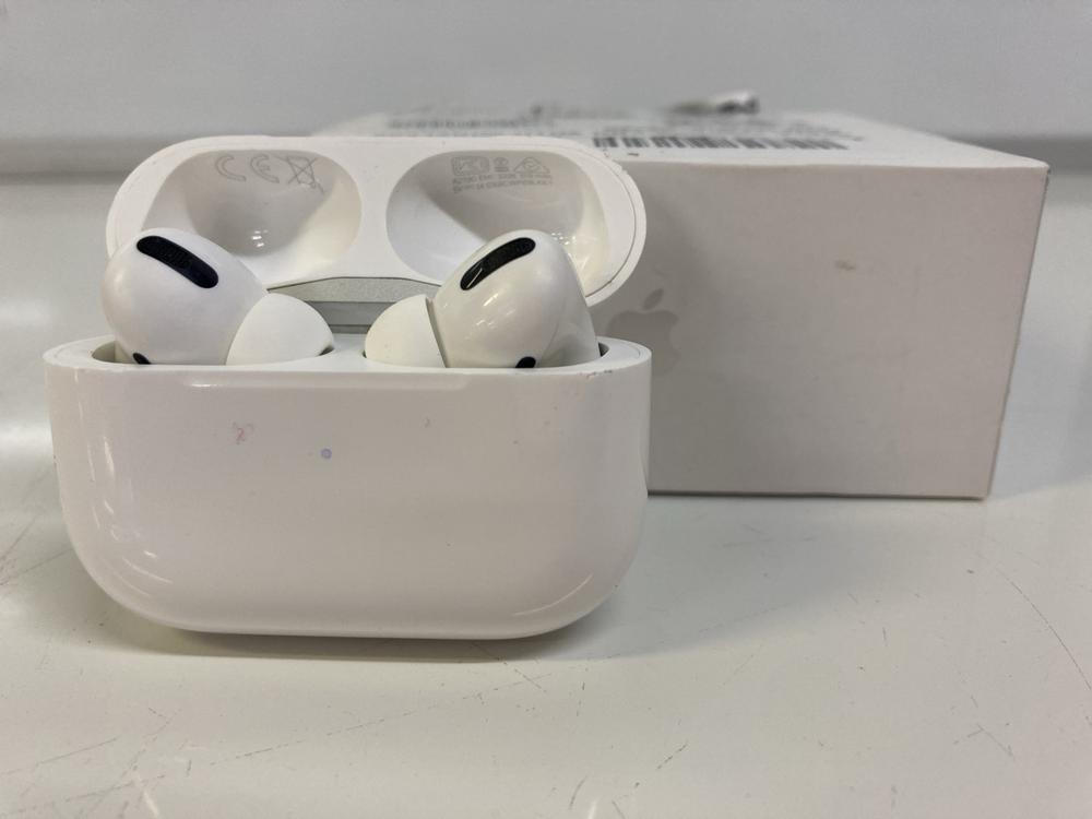 Lot 9  
            Birmingham Premium - Parcel Delivery Only 

                
APPLE AIRPODS PRO EARBUDS (ORIGINAL RRP - £250) IN WHITE: MODEL NO A2190 (BOXED) ...