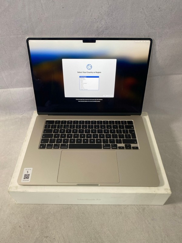 John Pye Auctions - APPLE 15-INCH MACBOOK AIR 256GB LAPTOP: MODEL