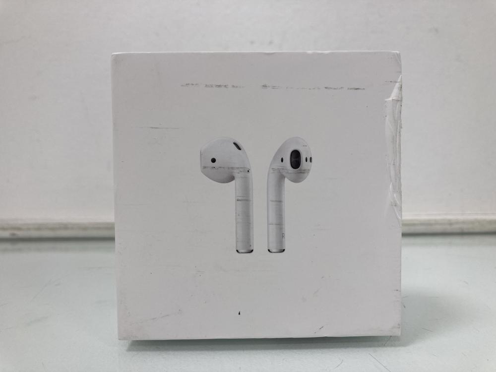 John Pye Auctions - APPLE AIRPODS WITH CHARGING CASE EARBUDS IN