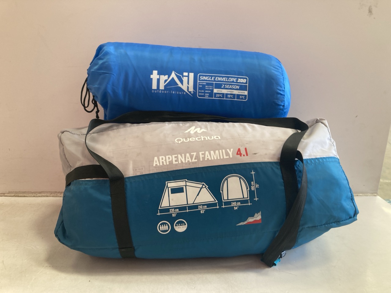 John Pye Auctions - QUECHUA ARPENAZ FAMILY 4.1 4 PERSON TENT +